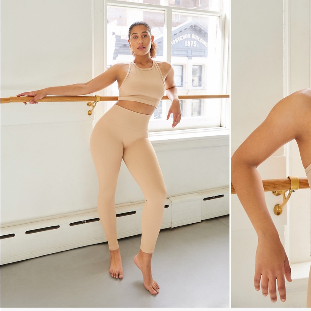 Aritzia TNA Body glide top